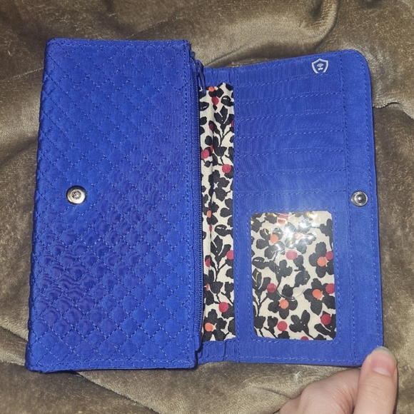 Vera Bradley RFID Blocking Wallet - Picture 2 of 4